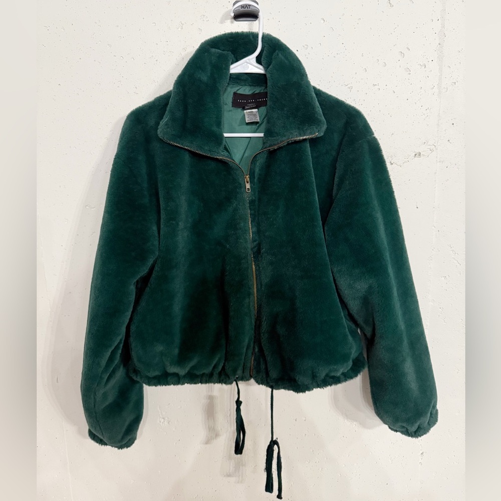 Victoria Secret PINK Know One Cares Faux Fur Green Jacket Size Medium - Picture 3 of 5